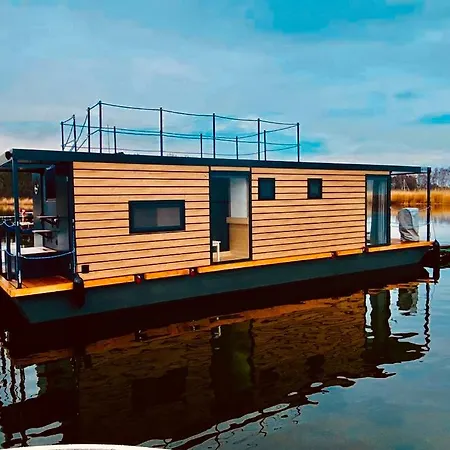 Daire Hausboot Mit Sauna Swinoujscie, Houseboat Marina Karsibor Swinoujscie