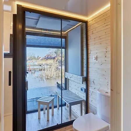 Hausboot Mit Sauna Swinoujscie, Houseboat Marina Karsibor Daire