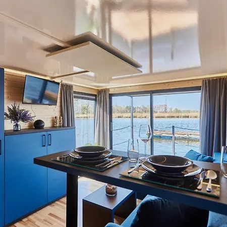Hausboot Mit Sauna Swinoujscie, Houseboat Marina Karsibor Daire Swinoujscie